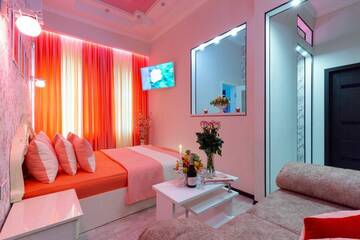 Фото номера Люкс с 1 кроватью №8 Гостевой дом Flat-Luxe г. Йошкар-Ола 2