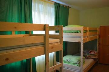 Фото номера Кровать в общем номере для мужчин Гостевой дом Гостевой дом Золотой сурикат г. Йошкар-Ола 8