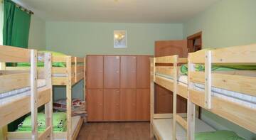 Фото номера Кровать в общем номере для мужчин Гостевой дом Гостевой дом Золотой сурикат г. Йошкар-Ола 4
